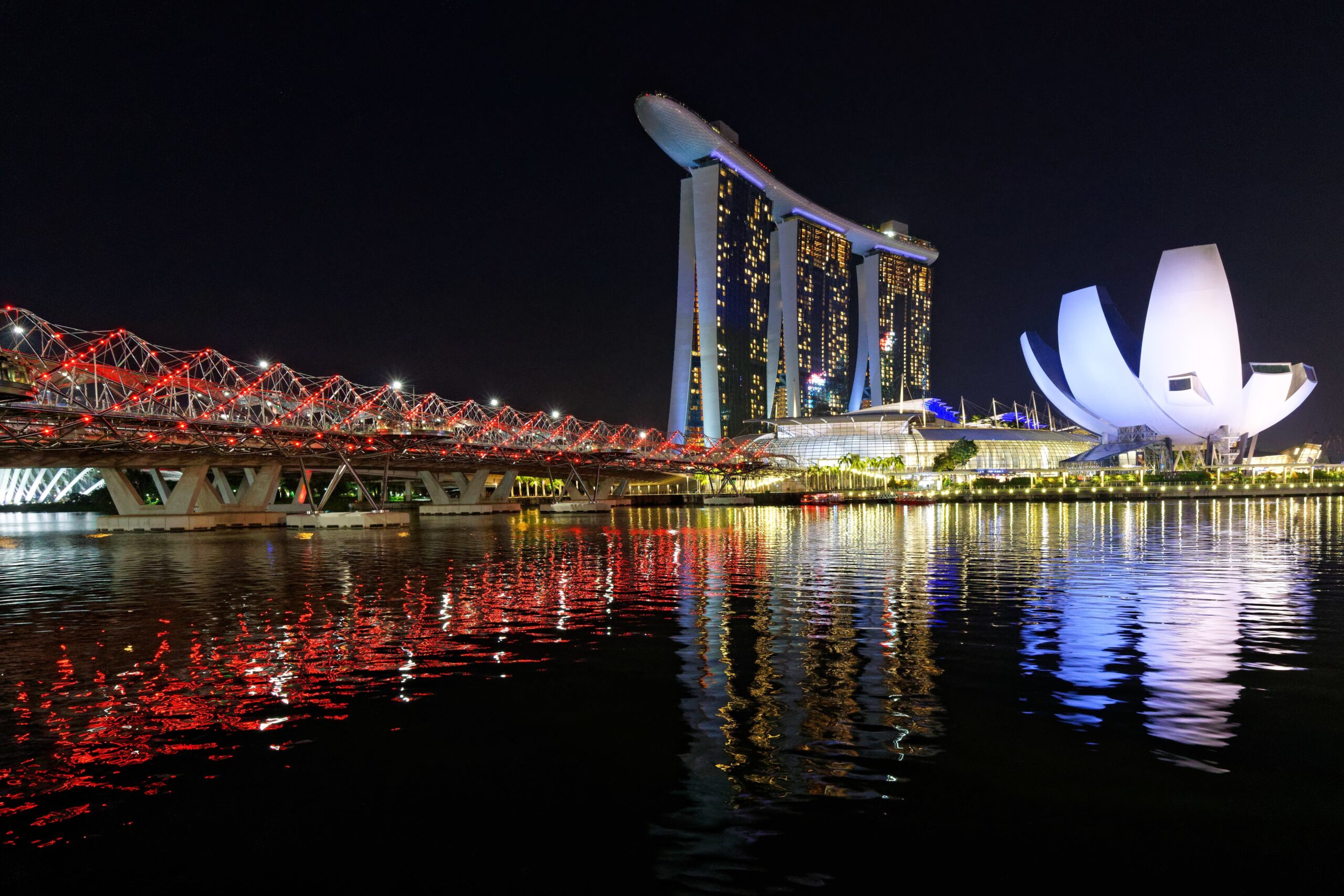 beautiful-shot-tall-architectural-buildings-singapore-marina-bay-sands-helix-bridge-min-min-scaled.jpg